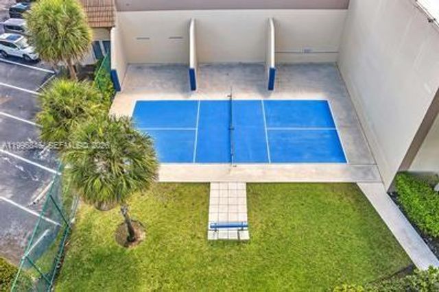 8 Key West Ct 8, Weston, FL 33326