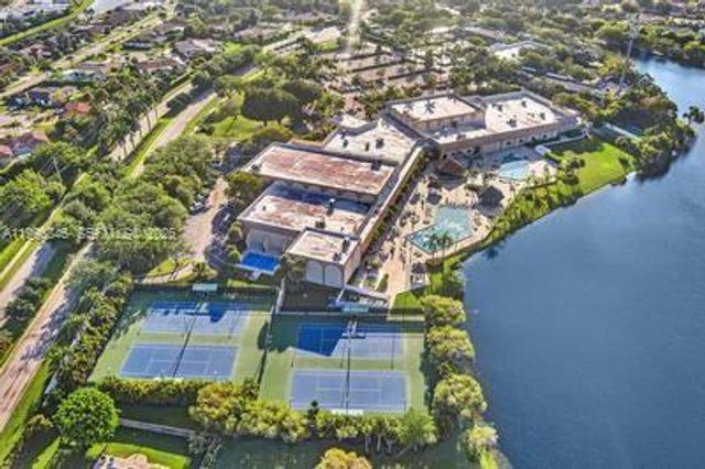 8 Key West Ct 8, Weston, FL 33326