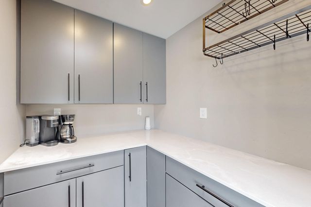 48 Rock Ridge Drive NE, Albuquerque, NM 87122