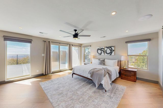 48 Rock Ridge Drive NE, Albuquerque, NM 87122