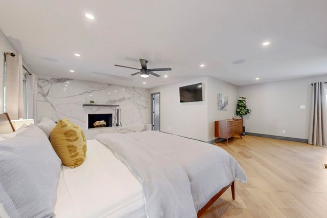 48 Rock Ridge Drive NE, Albuquerque, NM 87122