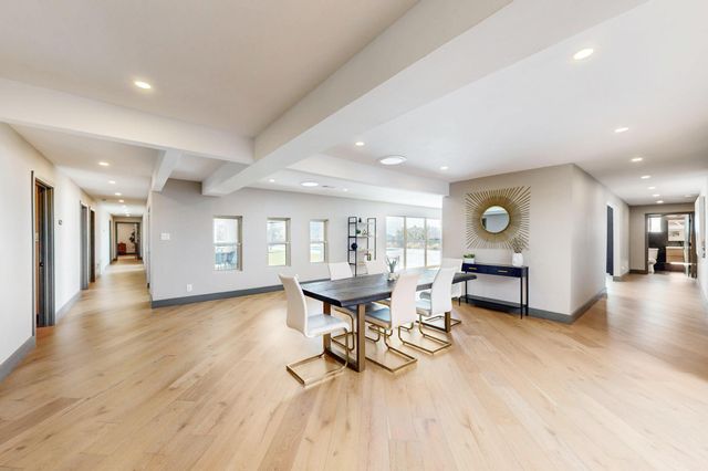 48 Rock Ridge Drive NE, Albuquerque, NM 87122