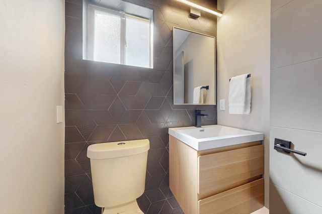 48 Rock Ridge Drive NE, Albuquerque, NM 87122