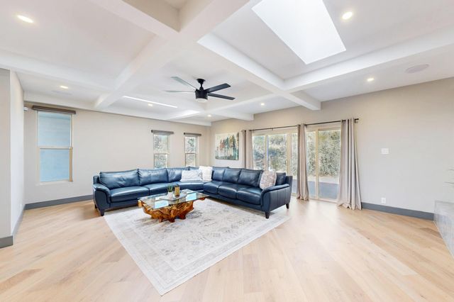 48 Rock Ridge Drive NE, Albuquerque, NM 87122