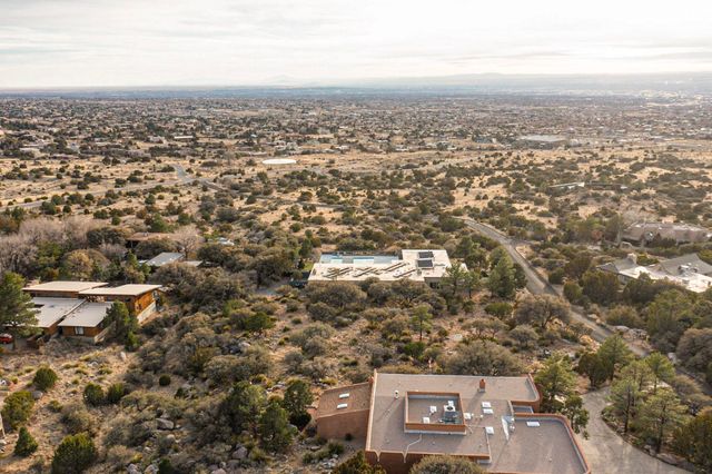 48 Rock Ridge Drive NE, Albuquerque, NM 87122