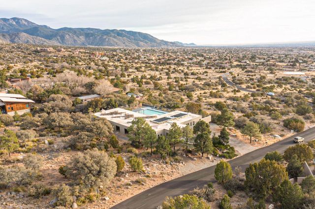 48 Rock Ridge Drive NE, Albuquerque, NM 87122