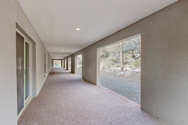 48 Rock Ridge Drive NE, Albuquerque, NM 87122