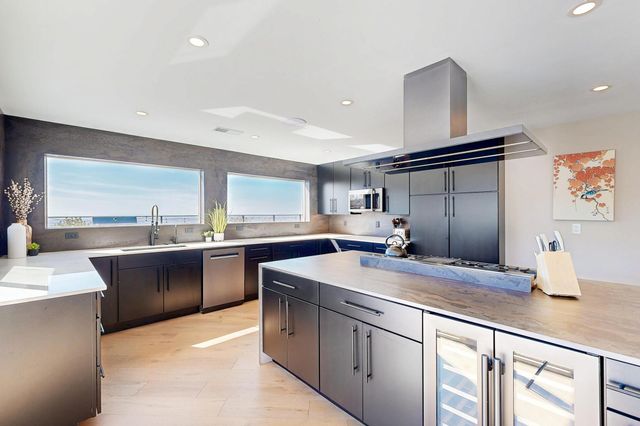 48 Rock Ridge Drive NE, Albuquerque, NM 87122