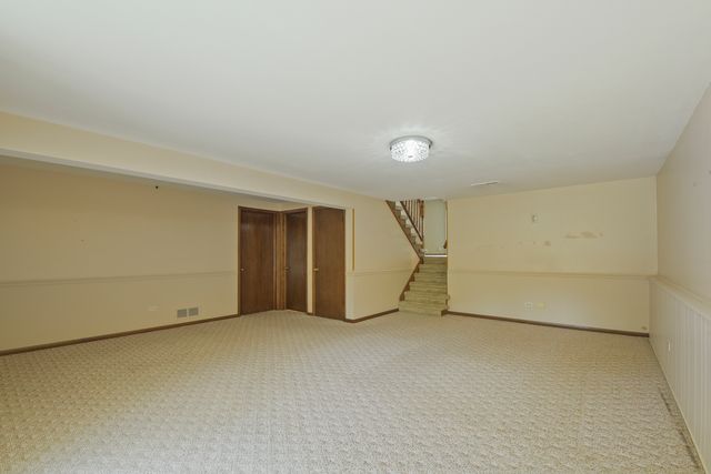 532 Summit Drive, Schaumburg, IL 60193