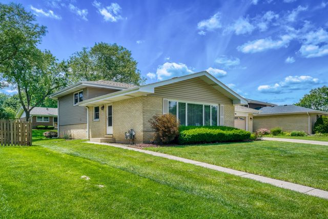532 Summit Drive, Schaumburg, IL 60193