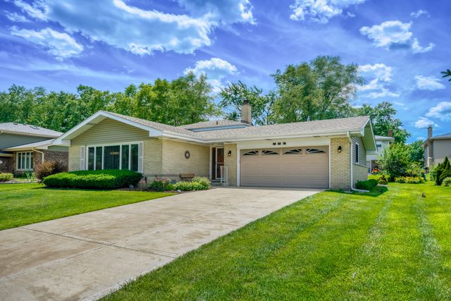 532 Summit Drive, Schaumburg, IL 60193