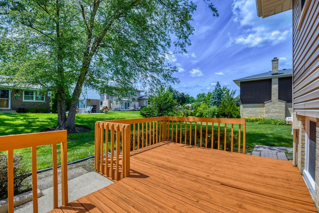 532 Summit Drive, Schaumburg, IL 60193