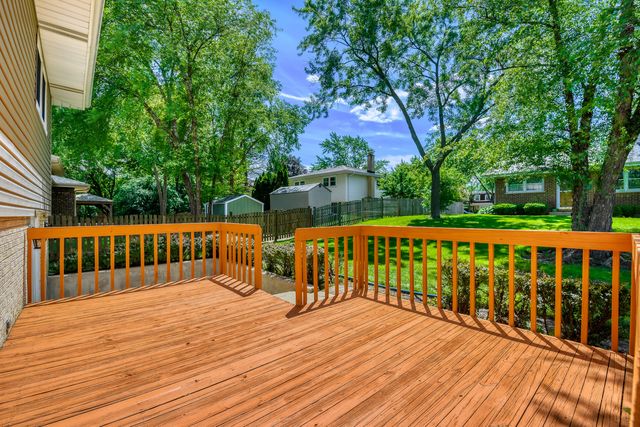 532 Summit Drive, Schaumburg, IL 60193