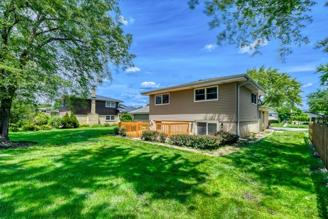 532 Summit Drive, Schaumburg, IL 60193