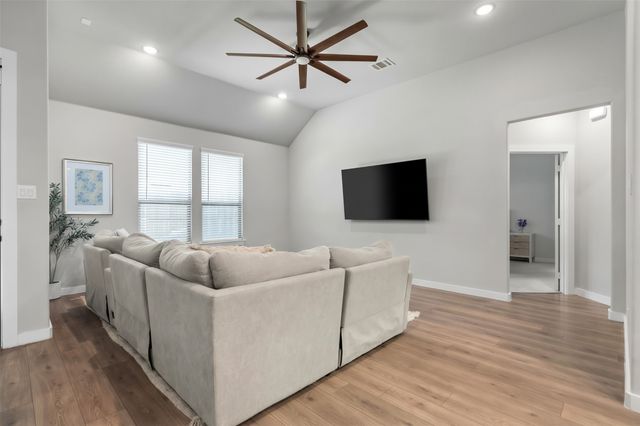 1373 Silverthorn Trail, Justin, TX 76247