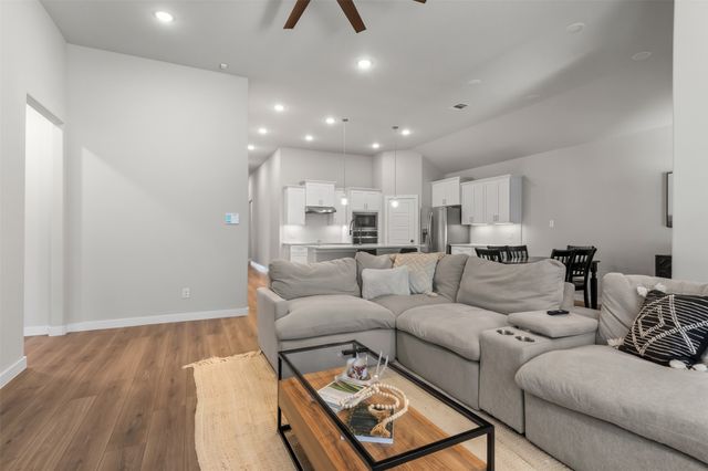 1373 Silverthorn Trail, Justin, TX 76247