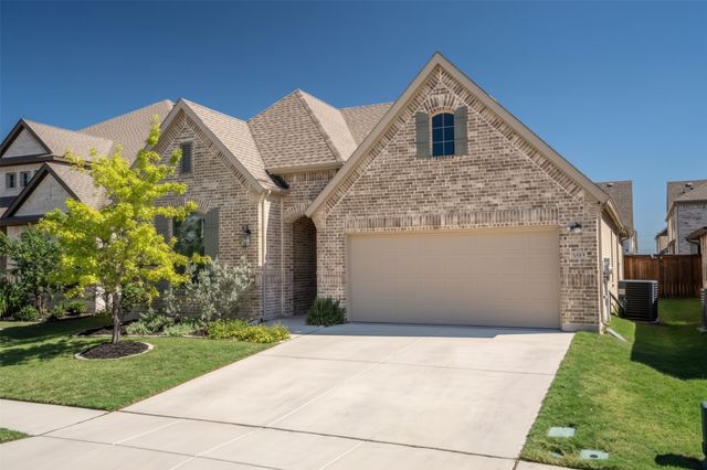 1373 Silverthorn Trail, Justin, TX 76247