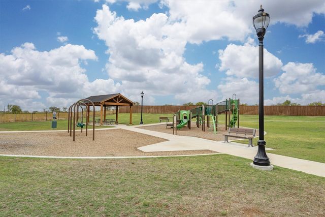 1373 Silverthorn Trail, Justin, TX 76247