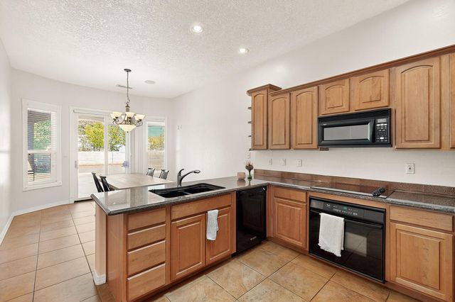 3940 BAY HILL Loop SE, Rio Rancho, NM 87124