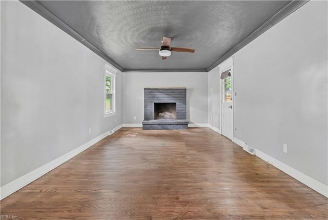 34 Roberta DR, Hampton, VA 23666