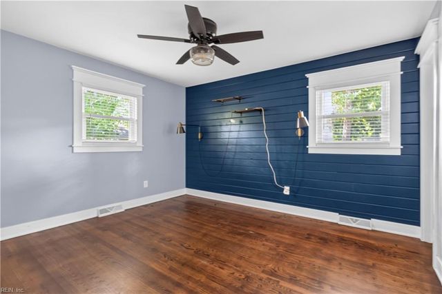 34 Roberta DR, Hampton, VA 23666