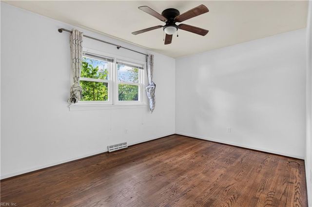 34 Roberta DR, Hampton, VA 23666