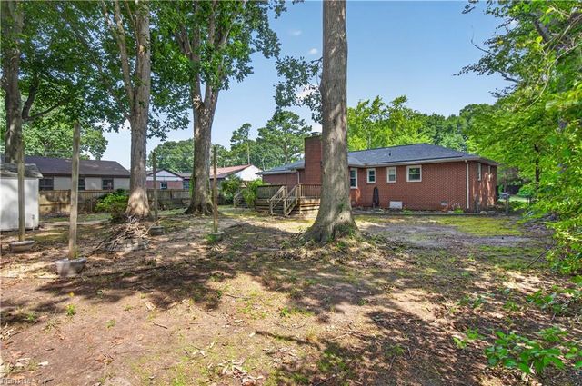 34 Roberta DR, Hampton, VA 23666
