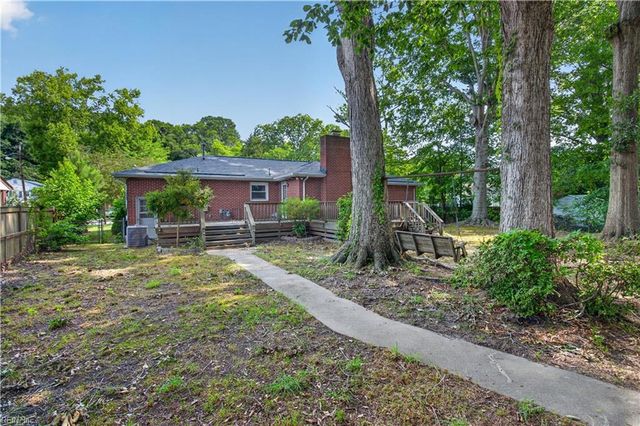 34 Roberta DR, Hampton, VA 23666