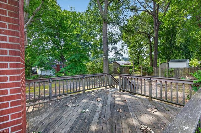 34 Roberta DR, Hampton, VA 23666