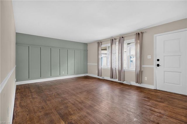 34 Roberta DR, Hampton, VA 23666