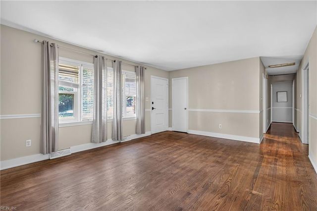 34 Roberta DR, Hampton, VA 23666