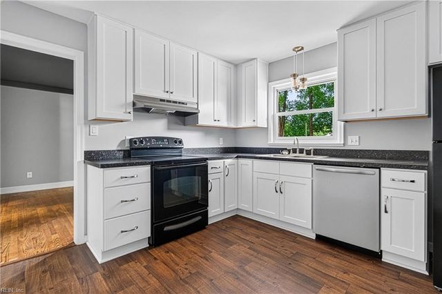 34 Roberta DR, Hampton, VA 23666