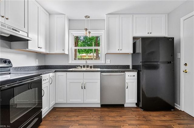 34 Roberta DR, Hampton, VA 23666