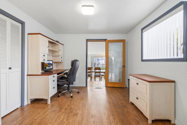 5016 W Park St, Pasco, WA 99301