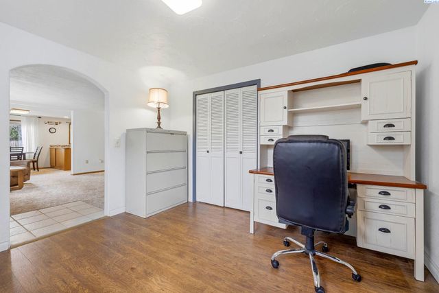 5016 W Park St, Pasco, WA 99301