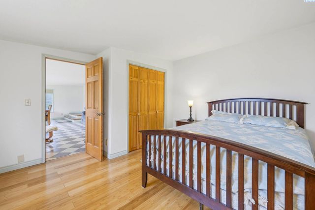 5016 W Park St, Pasco, WA 99301