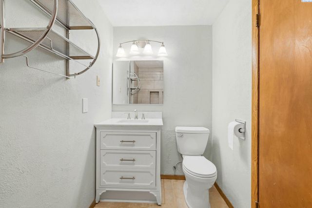 5016 W Park St, Pasco, WA 99301