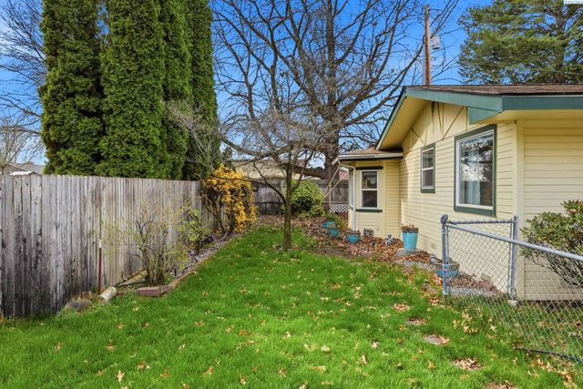 5016 W Park St, Pasco, WA 99301