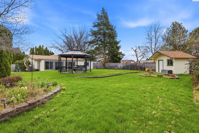 5016 W Park St, Pasco, WA 99301