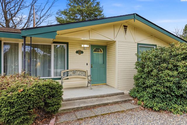 5016 W Park St, Pasco, WA 99301
