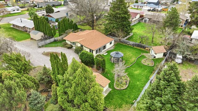 5016 W Park St, Pasco, WA 99301