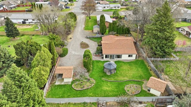 5016 W Park St, Pasco, WA 99301