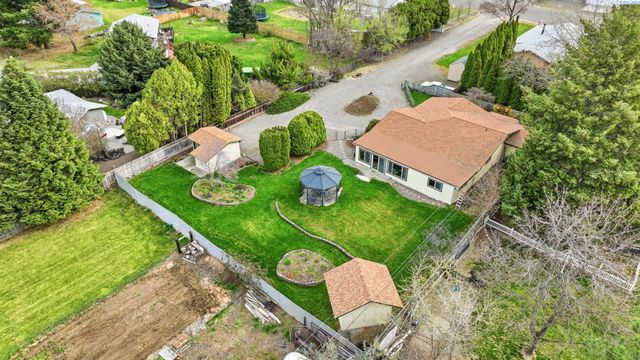 5016 W Park St, Pasco, WA 99301