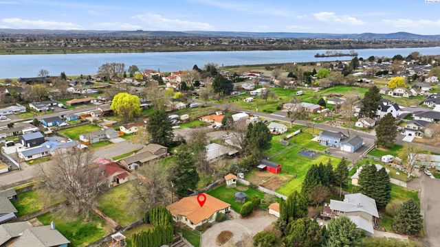 5016 W Park St, Pasco, WA 99301