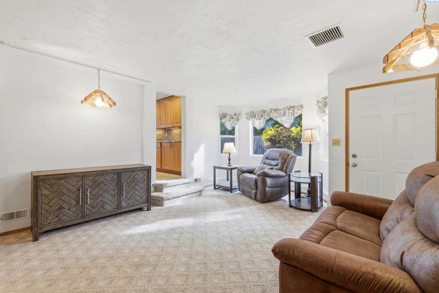 5016 W Park St, Pasco, WA 99301