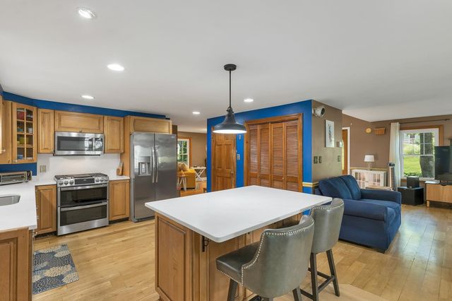 13 Durell Drive, Newmarket, NH 03857