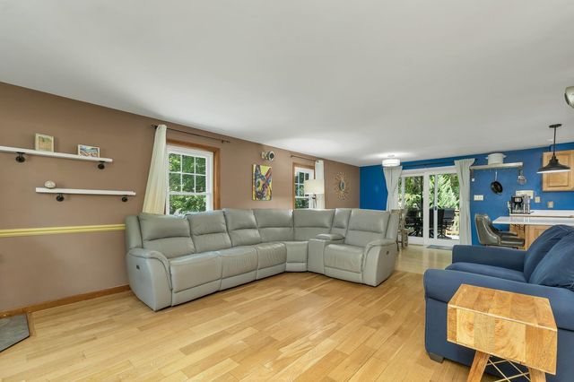 13 Durell Drive, Newmarket, NH 03857