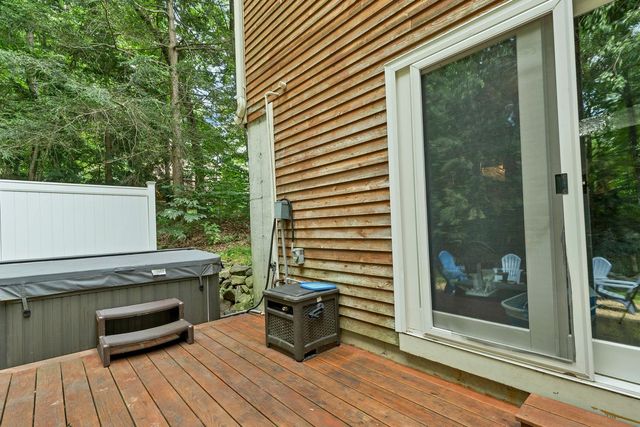 13 Durell Drive, Newmarket, NH 03857