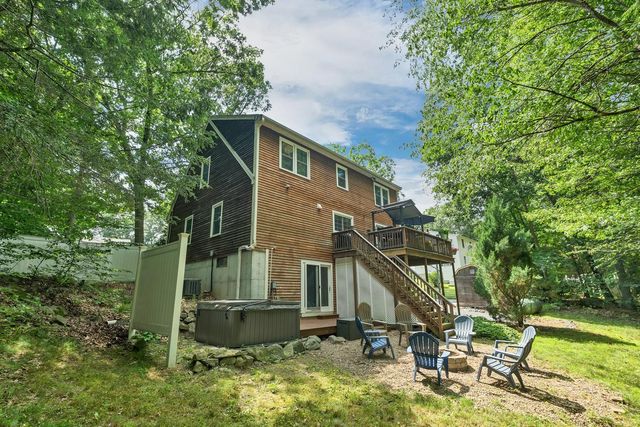 13 Durell Drive, Newmarket, NH 03857