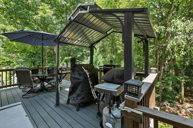 13 Durell Drive, Newmarket, NH 03857